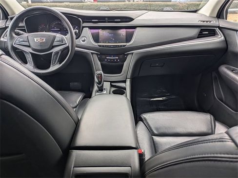 Used 2017 Cadillac XT5 Luxury image 24