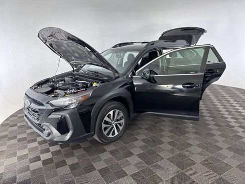 Used 2023 Subaru Outback Premium AWD/4WD image 10
