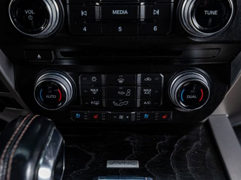 Used 2018 Ford F150 Platinum w/ Equipment Group 701A Luxury image 23