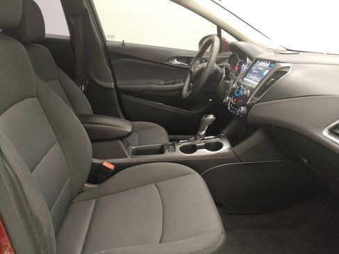 Used 2018 Chevrolet Cruze LT w/ Sun And Sound Package FWD image 21