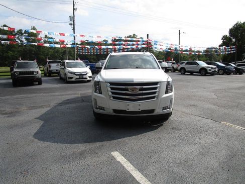 Used 2018 Cadillac Escalade Premium Luxury AWD/4WD image 6