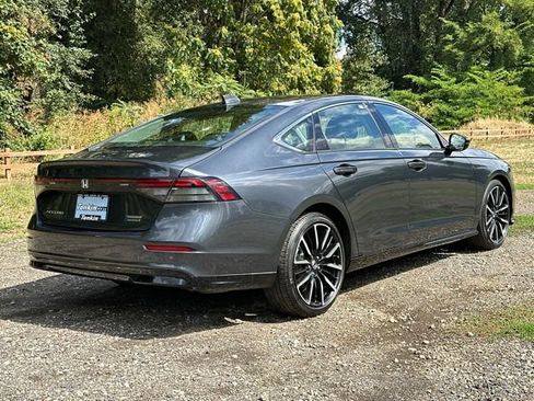 Used 2023 Honda Accord Touring image 10