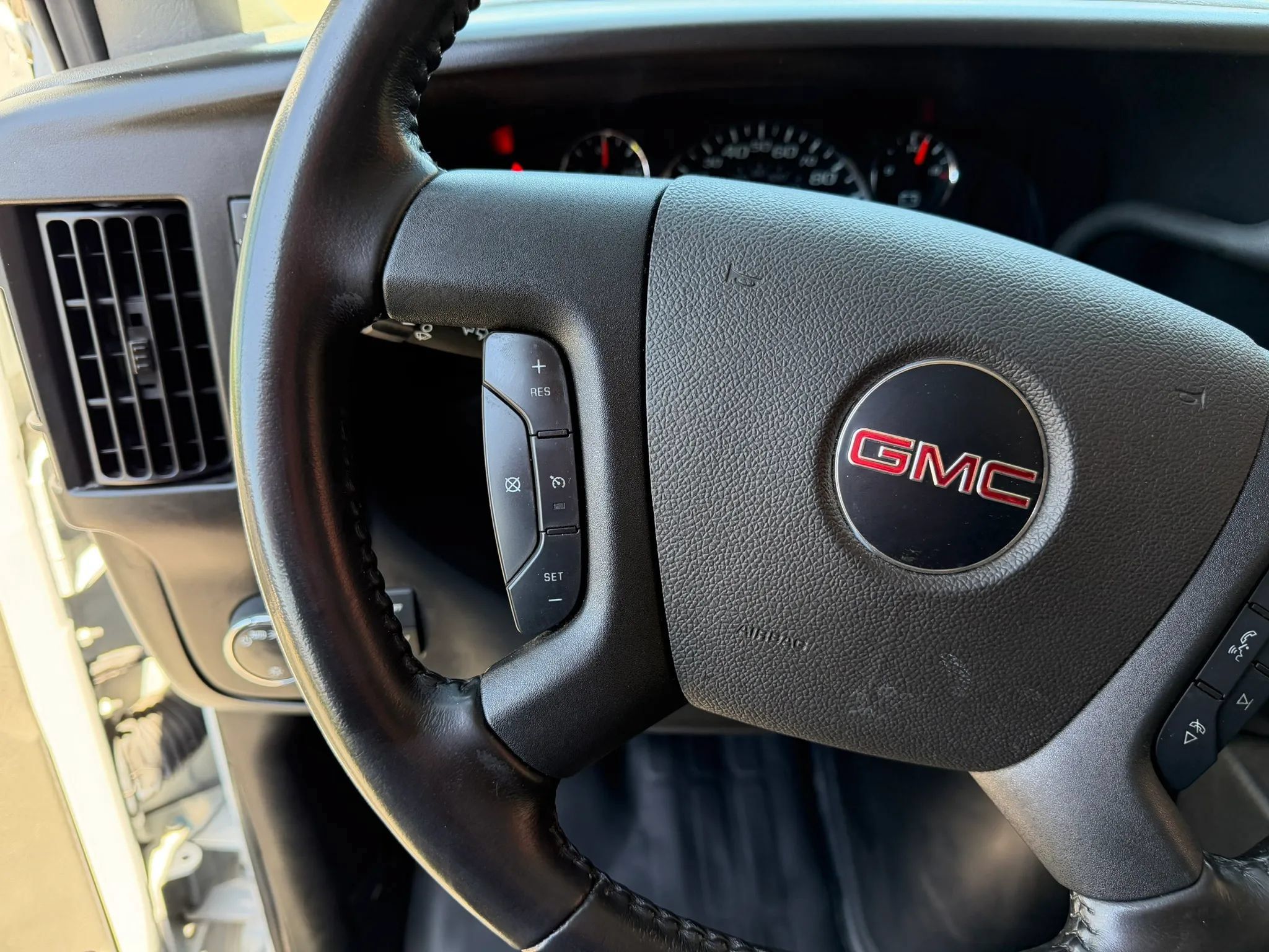 Used 2023 GMC Savana 2500 Extended w/ Driver Convenience Package RWD image 21