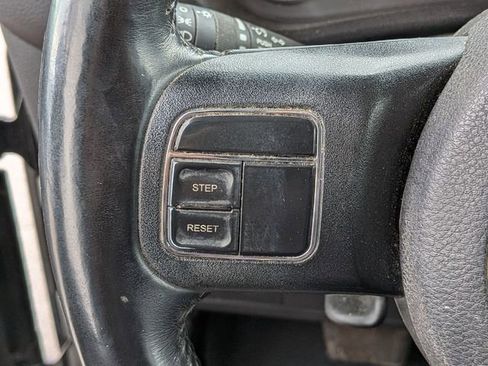 Used 2018 Jeep Wrangler Unlimited Sahara AWD/4WD image 17