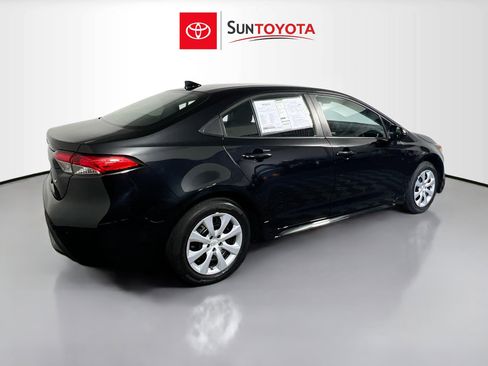 Used 2022 Toyota Corolla LE image 4