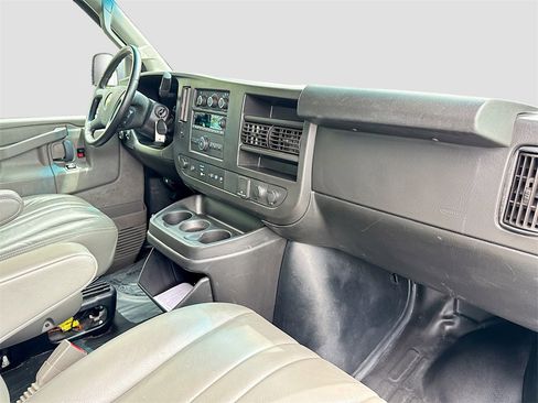 Used 2022 Chevrolet Express 2500 w/ Driver Convenience Package image 25