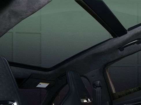 Used 2021 Jaguar F-PACE SVR image 31