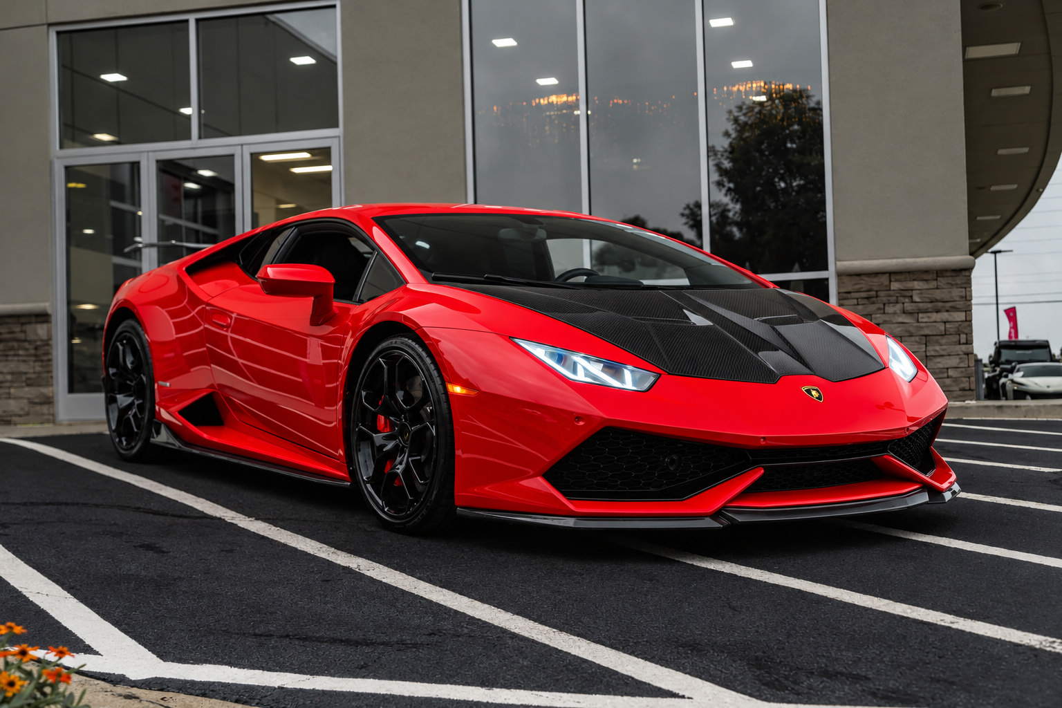 Used 2015 Lamborghini Huracan LP 610-4 AWD/4WD image 3