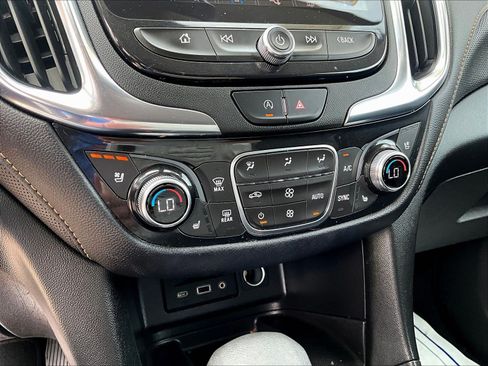 Used 2022 Chevrolet Equinox Premier FWD image 18