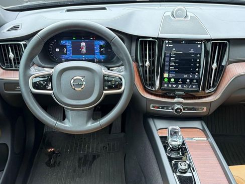 Used 2024 Volvo XC60 T8 Ultimate w/ Climate Package AWD/4WD image 24