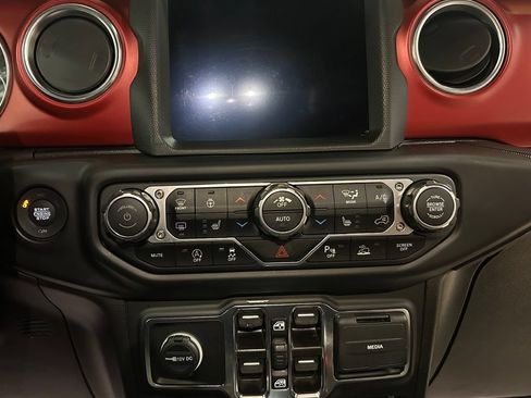 Used 2023 Jeep Wrangler Unlimited Rubicon w/ LED Lighting Group AWD/4WD image 22