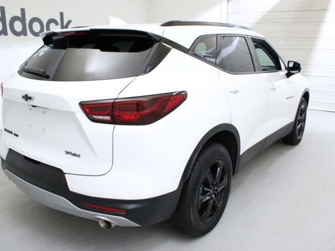 Certified 2024 Chevrolet Blazer LT w/ Midnight/Sport Edition AWD/4WD image 9