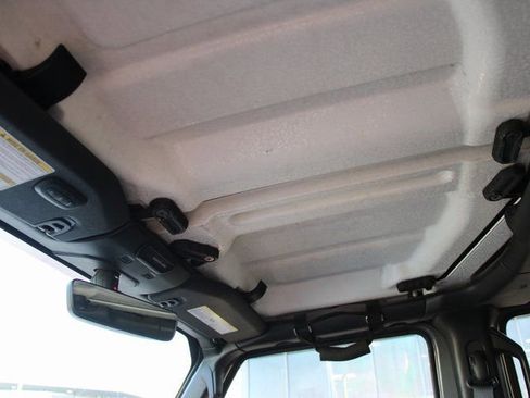 Used 2018 Jeep Wrangler Unlimited Sahara image 18