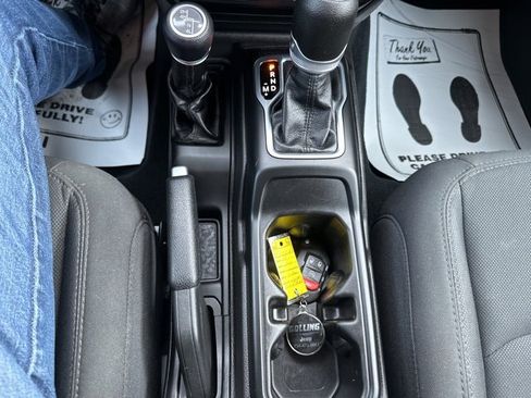 Certified 2022 Jeep Wrangler Unlimited Sport image 37