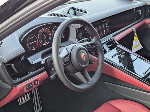 New 2026 Porsche Panamera 4 image 4