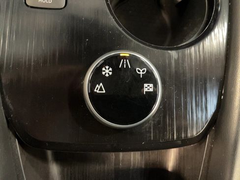 Used 2021 Nissan Rogue SL image 11