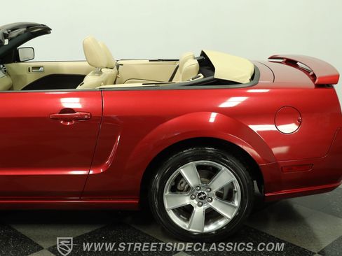 Used 2006 Ford Mustang GT RWD image 24