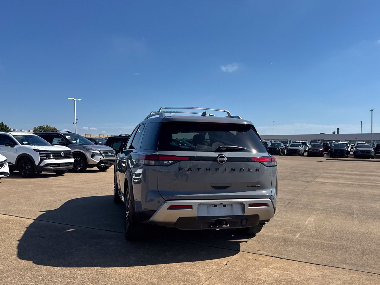 Used 2024 Nissan Pathfinder Platinum FWD image 23