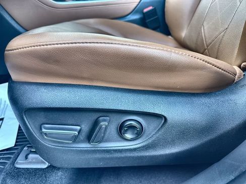 Used 2024 Toyota Highlander Platinum image 21