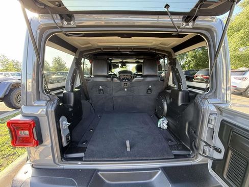 Certified 2019 Jeep Wrangler Unlimited Rubicon w/ Dual Top Group AWD/4WD image 35
