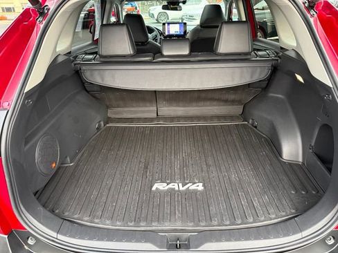 Used 2023 Toyota RAV4 XLE Premium image 30