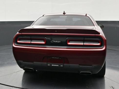 Used 2018 Dodge Challenger SXT Plus RWD image 4