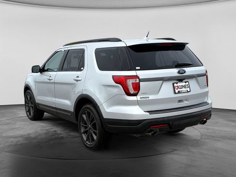 Used 2018 Ford Explorer XLT w/ XLT Appearance Package AWD/4WD image 7