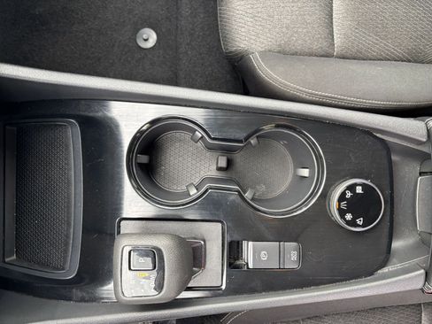 Used 2025 Nissan Rogue SV AWD/4WD image 43