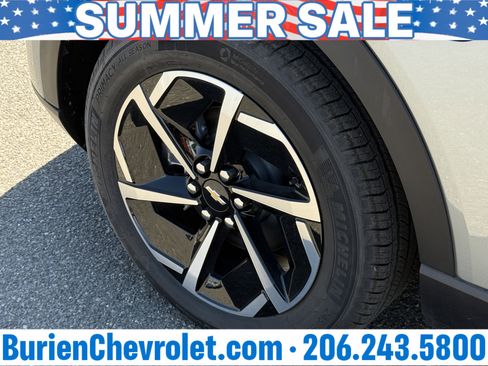 New 2026 Chevrolet Equinox EV LT FWD image 31