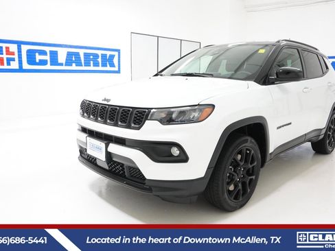 Used 2024 Jeep Compass Latitude w/ Altitude Special Edition image 1