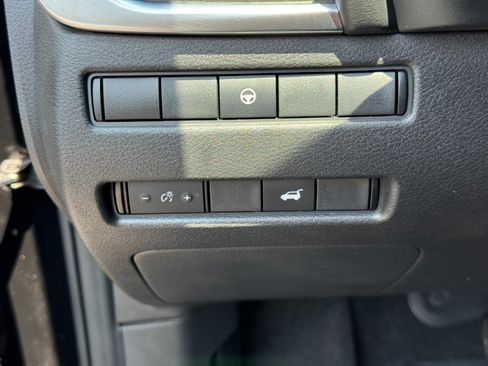 Used 2021 Nissan Rogue SL FWD image 16