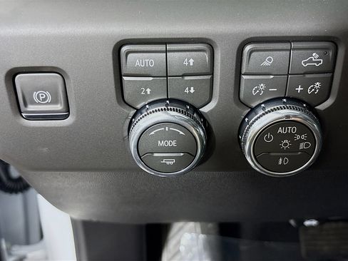 New 2026 GMC Sierra 2500 AT4X AWD/4WD image 10