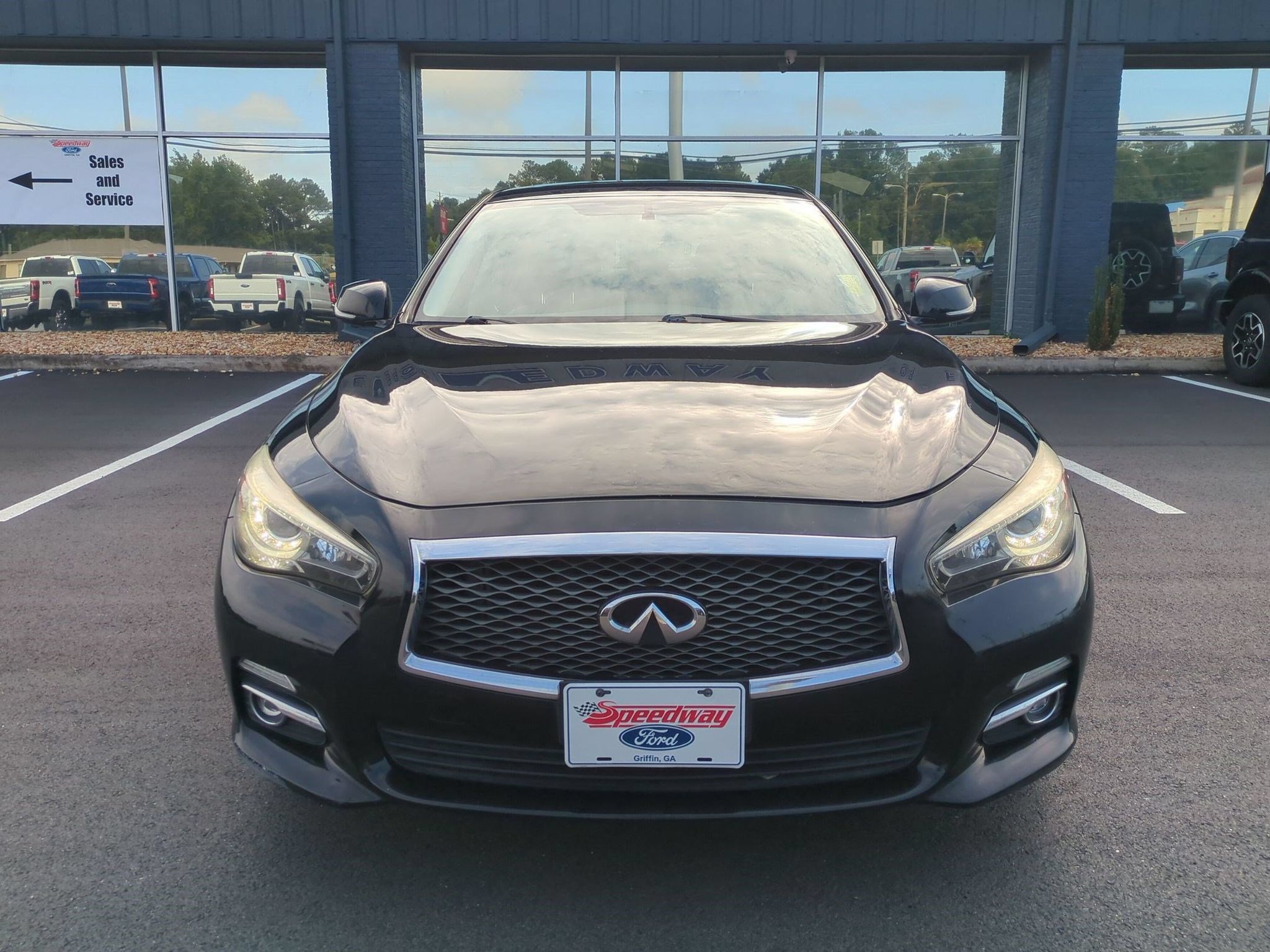 Used 2015 INFINITI Q50 Premium w/ Navigation Package AWD/4WD image 2