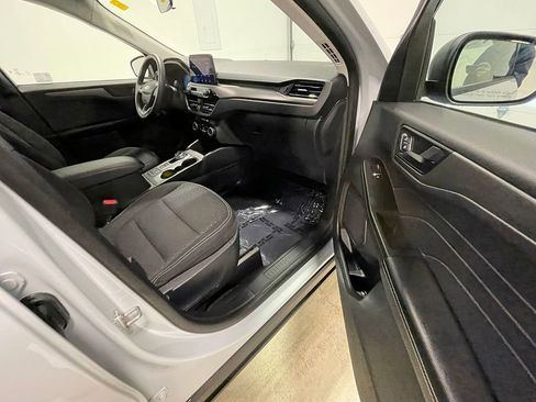 Used 2025 Ford Escape Active AWD/4WD image 22