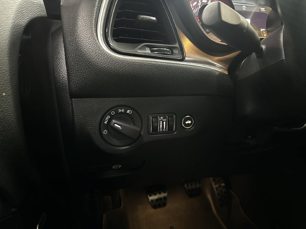 Used 2021 Dodge Challenger R/T Scat Pack RWD image 17