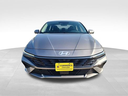 Used 2024 Hyundai Elantra Limited FWD image 2