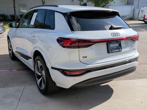 Certified 2025 Audi Q6 e-tron Premium Plus w/ Premium Plus AWD/4WD image 8