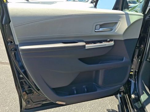 Used 2024 Toyota Sienna XLE FWD image 12