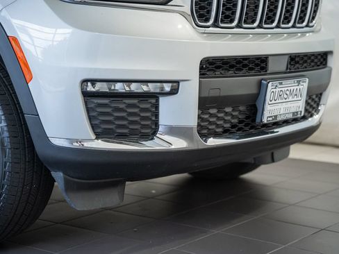 Used 2023 Jeep Grand Cherokee L Limited AWD/4WD image 15
