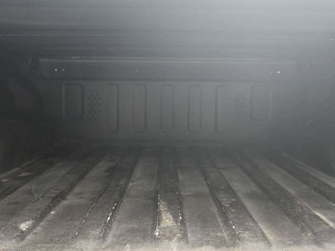 Used 2020 Jeep Gladiator Overland image 14