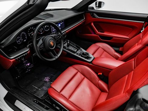 Used 2021 Porsche 911 Carrera 4 image 45