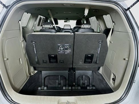 Used 2020 Kia Sedona EX image 25