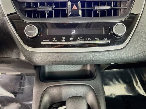 Used 2025 Toyota Corolla LE FWD image 22