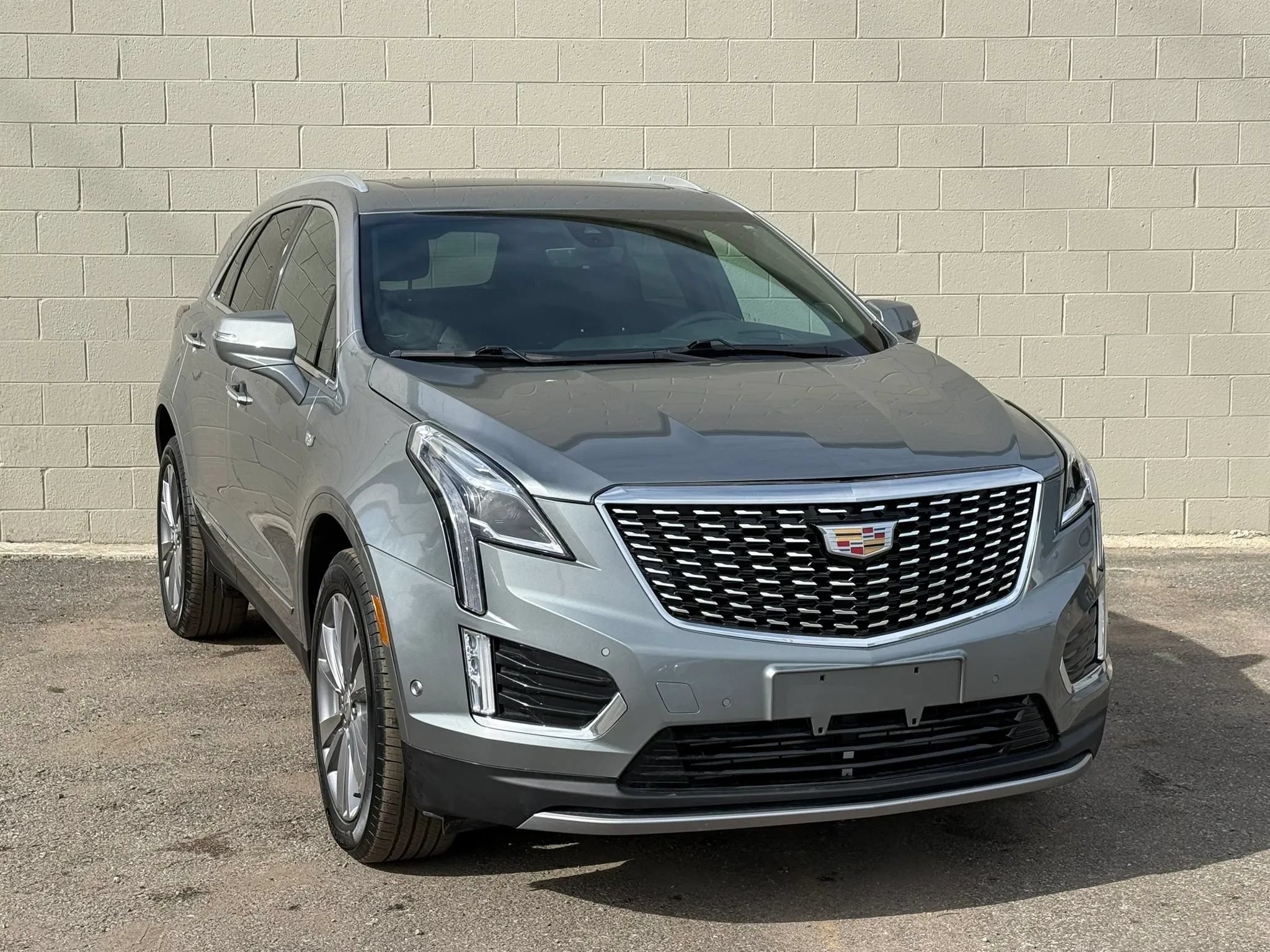 Used 2023 Cadillac XT5 Premium Luxury w/ Technology Package AWD/4WD image 14