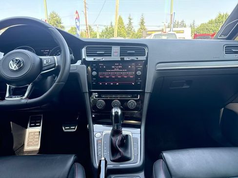 Used 2019 Volkswagen GTI SE FWD image 25