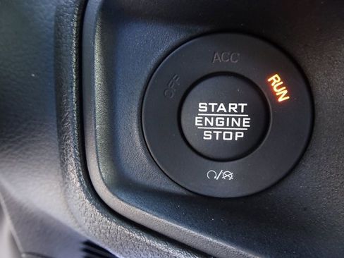 Used 2024 Jeep Wrangler Unlimited image 25