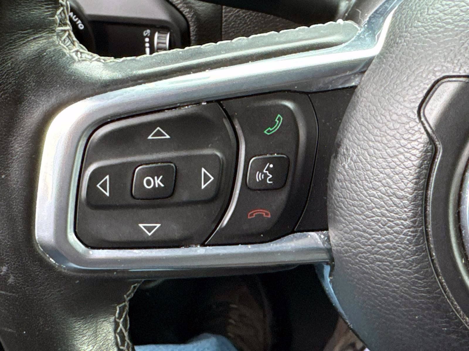 Used 2023 Jeep Wrangler Unlimited Sahara w/ Cold Weather Group AWD/4WD image 21