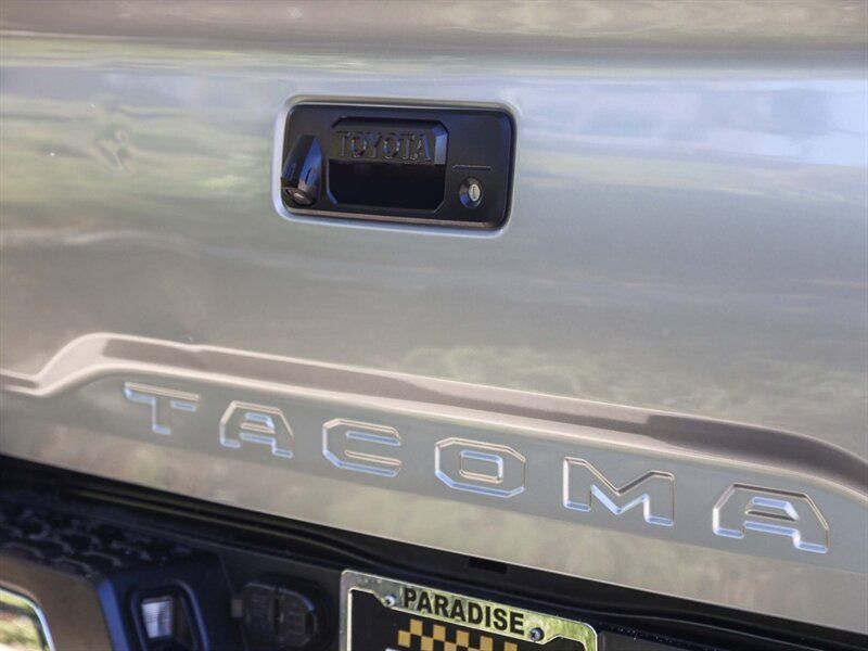 Used 2021 Toyota Tacoma SR5 RWD image 16
