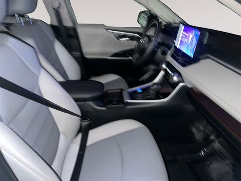 Used 2024 Toyota RAV4 Limited image 15