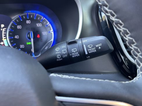 Used 2024 Chrysler Pacifica Touring-L image 20